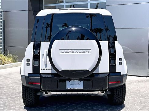 New 2026 Land Rover Defender 110 S AWD/4WD image 4
