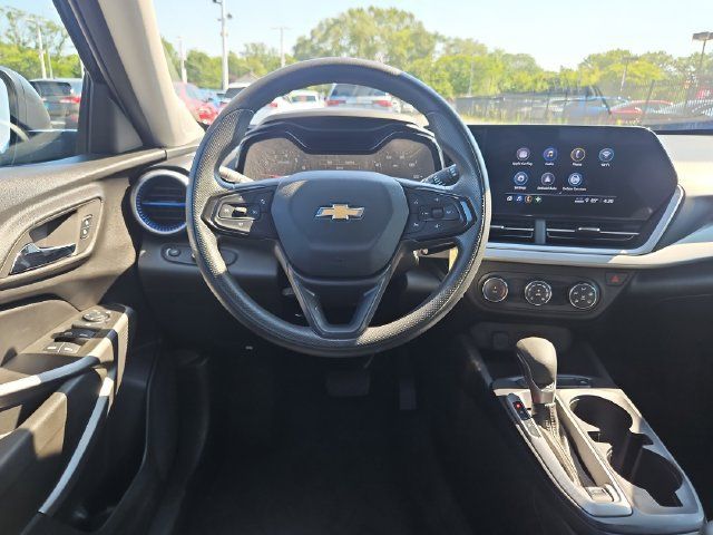 Used 2024 Chevrolet Trax LS w/ Driver Confidence Package FWD image 14