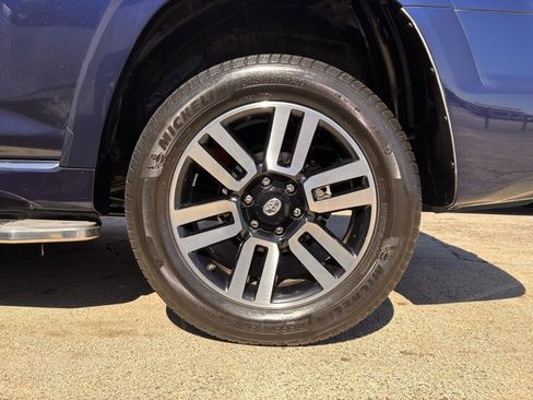 Used 2015 Toyota 4Runner Limited image 32