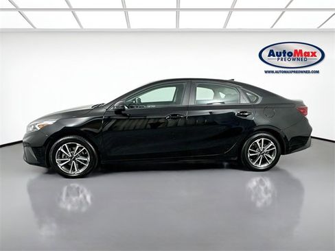 Used 2023 Kia Forte LXS image 8