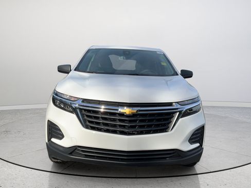 Certified 2024 Chevrolet Equinox LS w/ LS Convenience Package FWD image 4