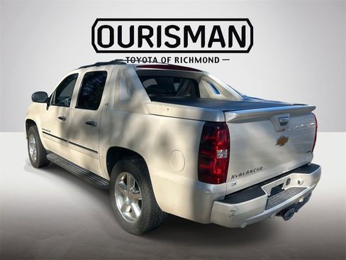 Used 2012 Chevrolet Avalanche LTZ image 6