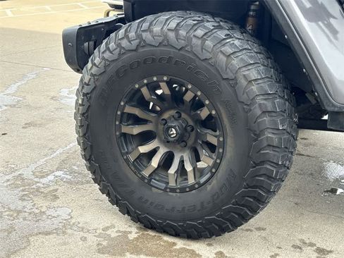 Used 2022 Jeep Wrangler Unlimited Rubicon w/ Trailer Tow Package image 10