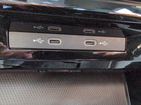 Used 2025 Volkswagen Golf S FWD image 36