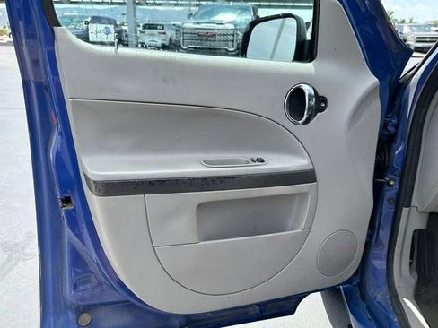 Used 2008 Chevrolet HHR LS FWD image 15