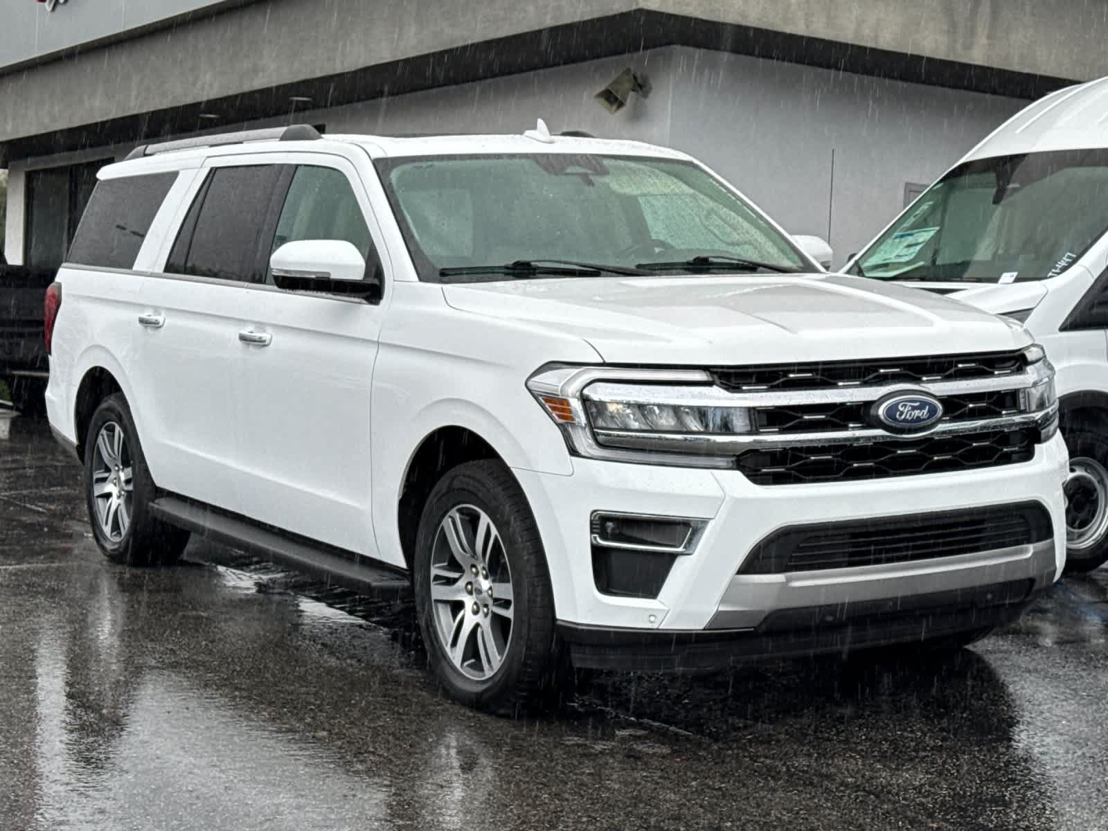 Used 2024 Ford Expedition Max Limited RWD image 3