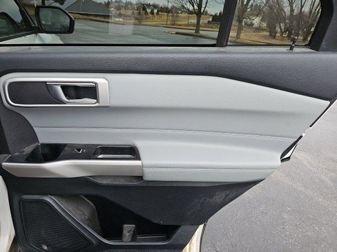 Used 2022 Ford Explorer XLT w/ Equipment Group 202A image 17