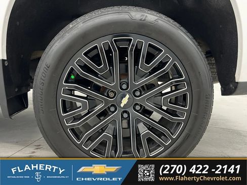 Used 2022 Chevrolet Silverado 1500 LTZ w/ Technology Package AWD/4WD image 18