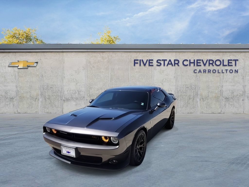 Used 2015 Dodge Challenger R/T Scat Pack w/ Leather Interior Group RWD image 3