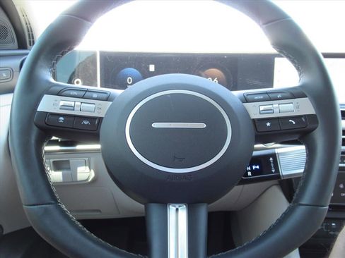 Used 2025 Hyundai Tucson Limited FWD image 23
