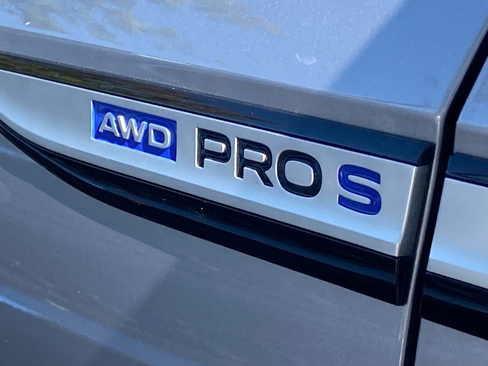 Used 2023 Volkswagen ID.4 Pro S AWD/4WD image 6