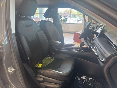 Used 2022 Jeep Compass Trailhawk AWD/4WD image 37
