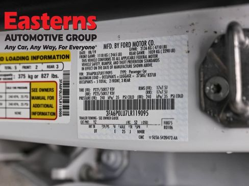 Used 2020 Ford Fusion SE FWD image 33