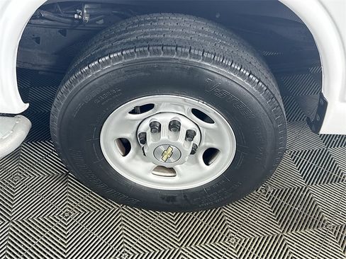 Used 2024 Chevrolet Express 2500 w/ Driver Convenience Package image 28
