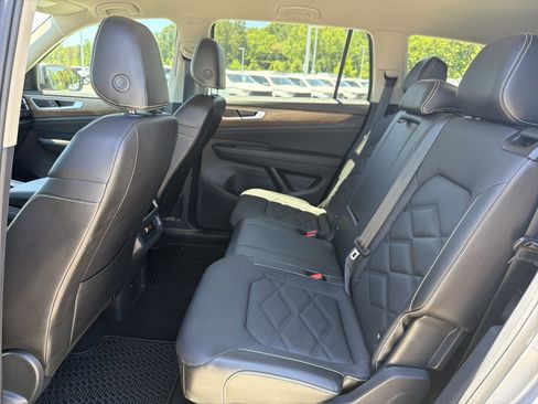 Used 2024 Volkswagen Atlas SE AWD/4WD image 30