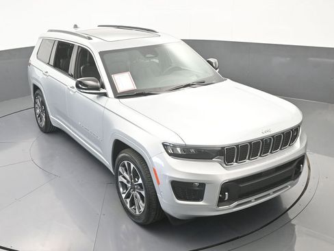 Used 2024 Jeep Grand Cherokee L Overland w/ Advanced Protech Group III image 66