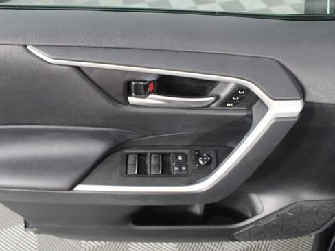 Used 2023 Toyota RAV4 XLE Premium image 15