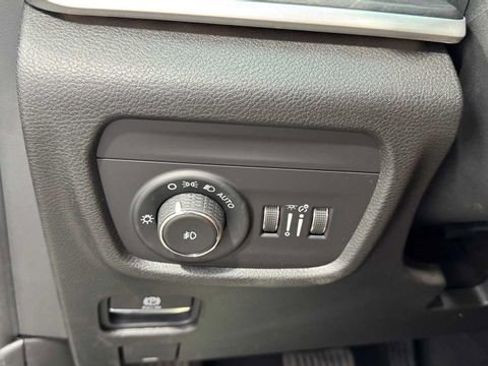 Used 2022 Jeep Grand Cherokee L Limited RWD image 34