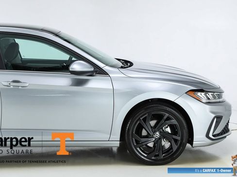 Used 2025 Volkswagen Jetta SE w/ Sunroof Package FWD image 49