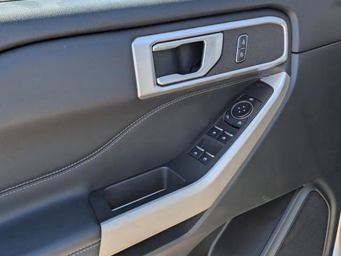 Used 2024 Ford Explorer XLT w/ Equipment Group 202A image 11