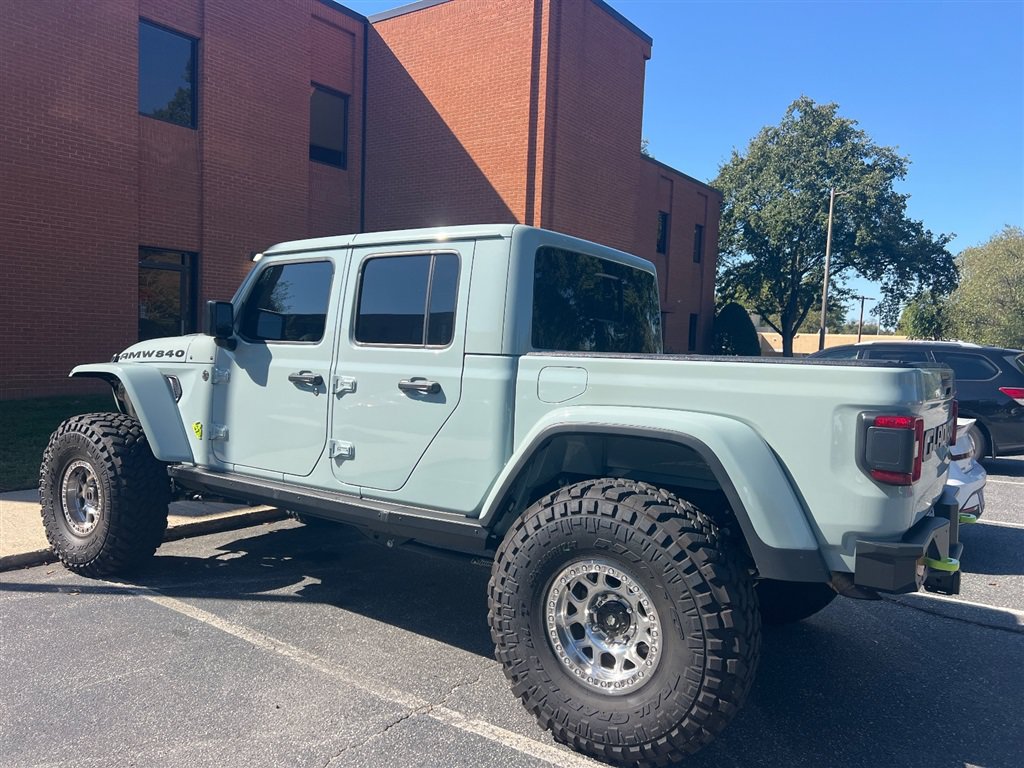 Used 2023 Jeep Gladiator Mojave w/ LED Lighting Group AWD/4WD image 4