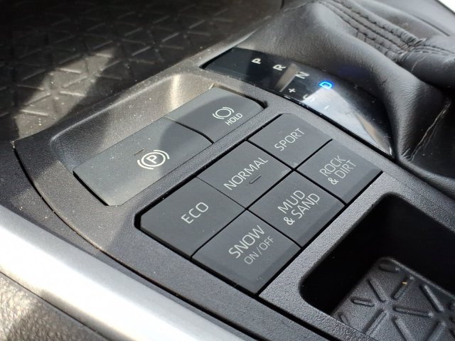 Certified 2021 Toyota RAV4 XLE w/ Convenience Package AWD/4WD image 29