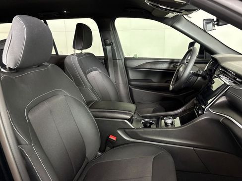 Used 2025 Jeep Grand Cherokee Laredo w/ MOPAR Finishing Package RWD image 18