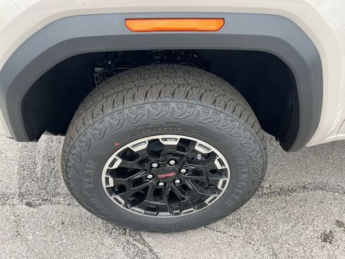 New 2026 GMC Canyon AT4 w/ Technology Plus Package AWD/4WD image 16