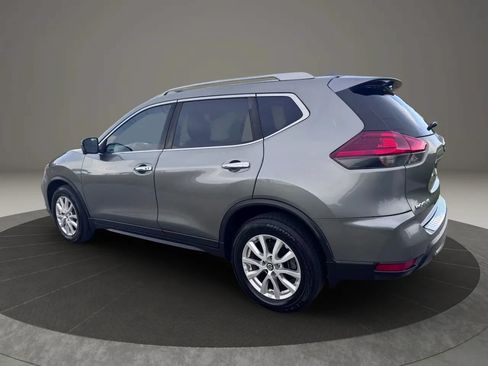 Used 2018 Nissan Rogue SV w/ Premium Package FWD image 5