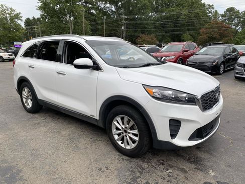 Used 2020 Kia Sorento LX w/ LX I4 Convenience Package AWD/4WD image 3
