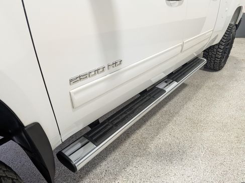 Used 2014 GMC Sierra 2500 SLE w/ SLE Preferred Package AWD/4WD image 9