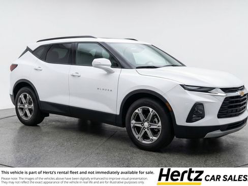 Used 2025 Chevrolet Blazer LT FWD image 1
