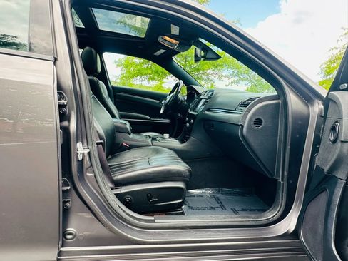 Used 2020 Chrysler 300 S RWD image 11