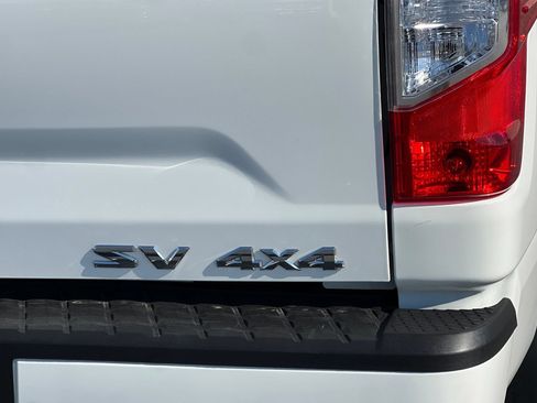 Used 2024 Nissan Titan SV AWD/4WD image 24
