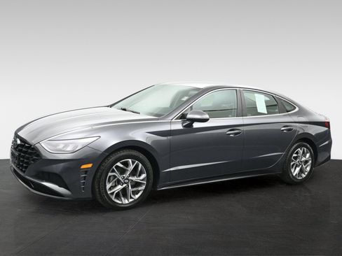 Certified 2023 Hyundai Sonata SEL w/ Preferred Accessory Package FWD image 3