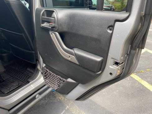 Used 2018 Jeep Wrangler Unlimited Sport AWD/4WD image 42