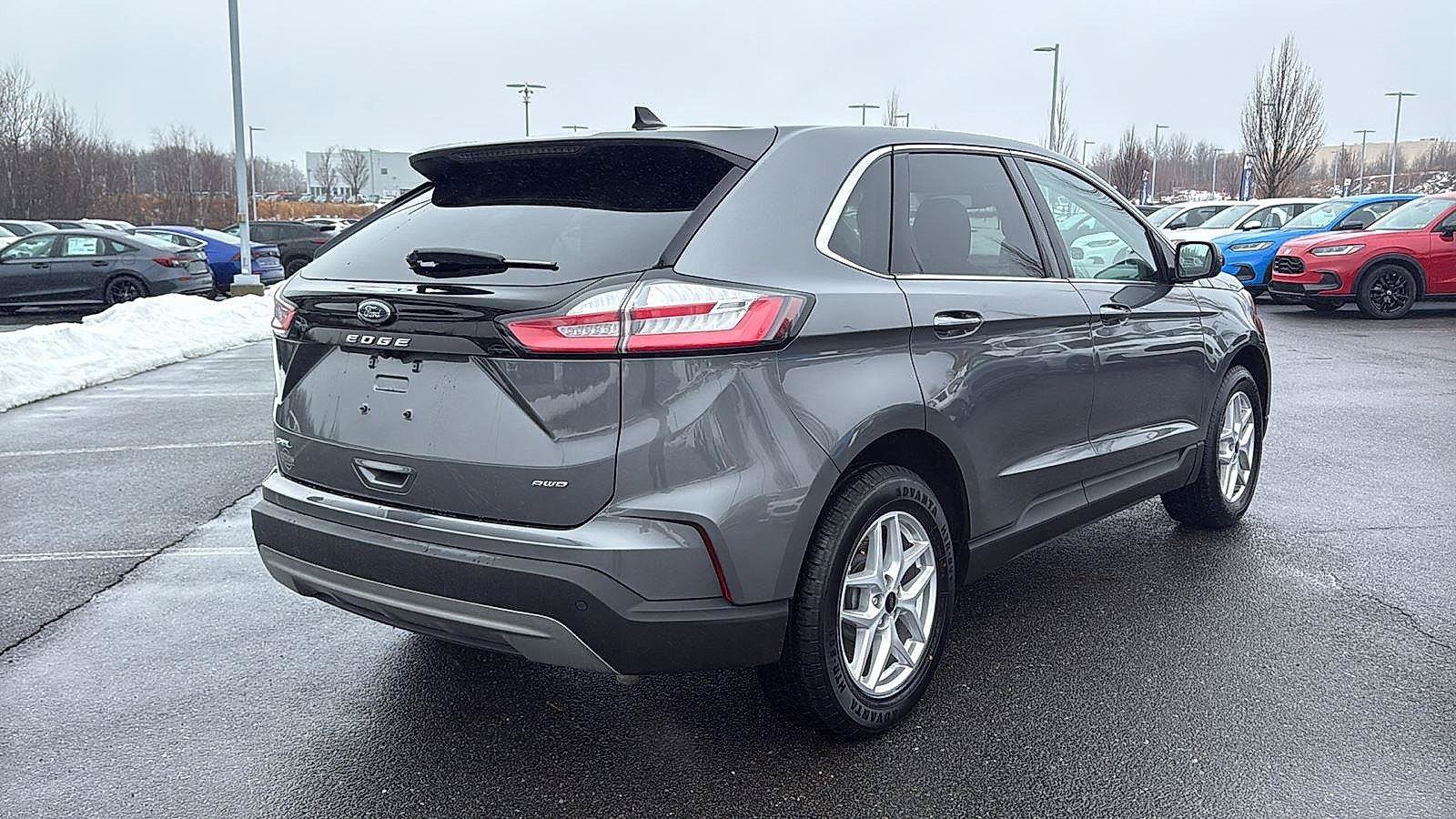 Used 2024 Ford Edge SEL AWD/4WD image 6