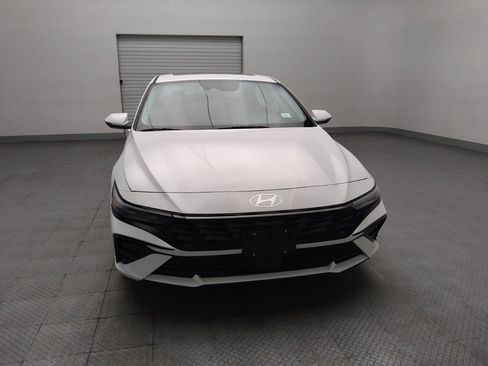 Used 2025 Hyundai Elantra Limited FWD image 14
