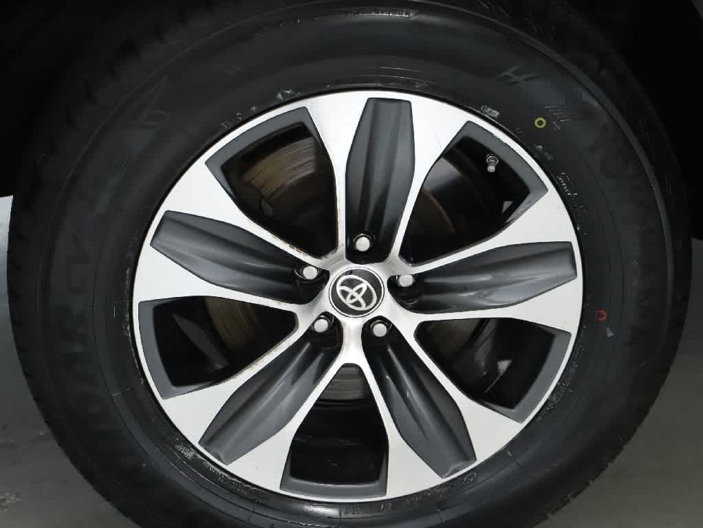 Used 2024 Toyota Highlander XLE AWD/4WD image 12