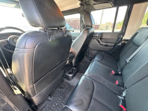 Used 2017 Jeep Wrangler Unlimited Sahara AWD/4WD image 22