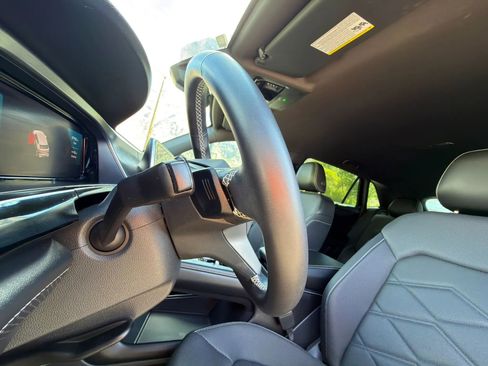 Used 2024 Volkswagen Atlas Cross Sport SE image 38