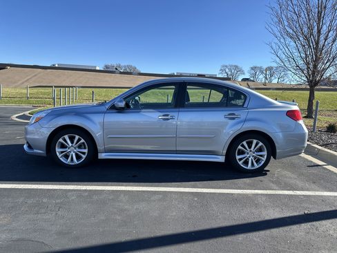 Used 2013 Subaru Legacy 2.5i Premium w/ All-Weather Pkg + Moonroof image 7