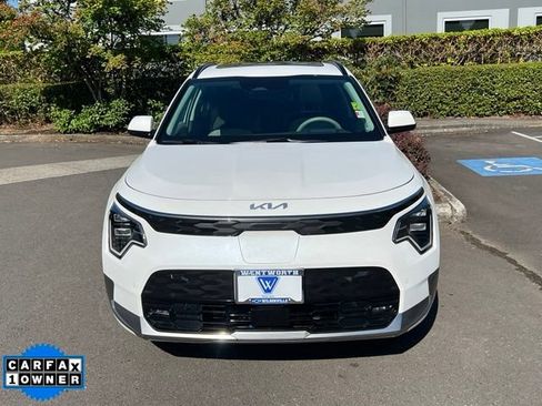 Used 2024 Kia Niro Wave w/ Wave Preserve Package FWD image 2