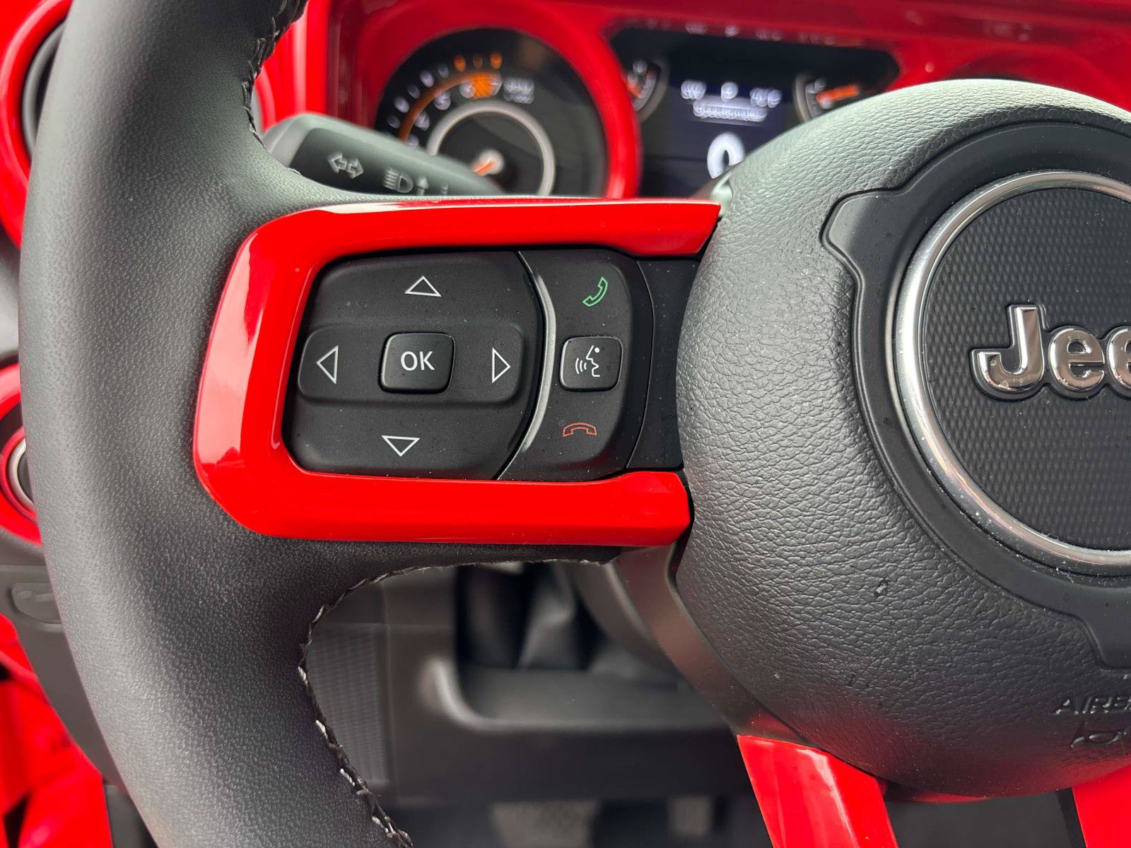 Used 2025 Jeep Wrangler Sport AWD/4WD image 16