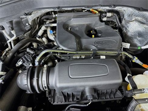 Used 2020 Ford Explorer XLT w/ Comfort Package image 31