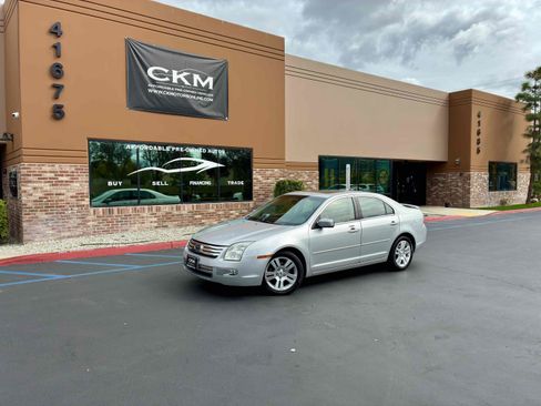 Used 2009 Ford Fusion SEL FWD image 2