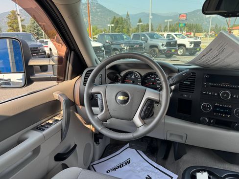 Used 2012 Chevrolet Silverado 2500 LT w/ Interior Plus Package image 20