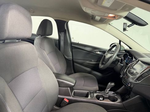 Used 2017 Chevrolet Cruze LT w/ Convenience Package FWD image 21