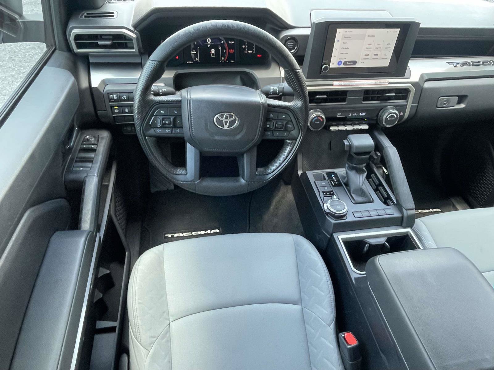 Used 2025 Toyota Tacoma SR5 AWD/4WD image 13