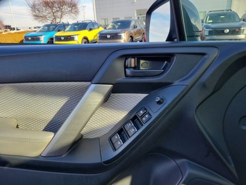 Used 2018 Subaru Forester 2.5i Premium w/ All-Weather Package image 17